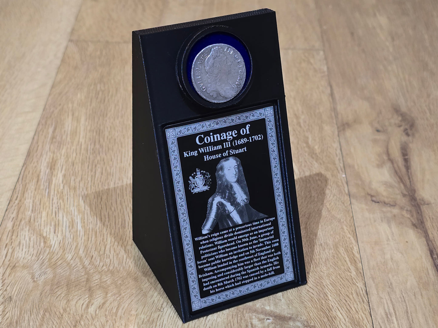 Vertical Wedge Coin Pedestals (Coin at top)