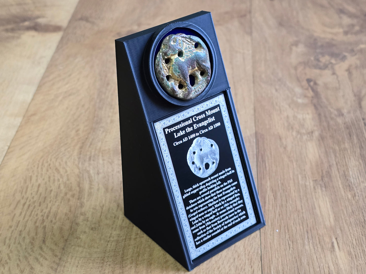 Vertical Wedge Coin Pedestals (Coin at top)