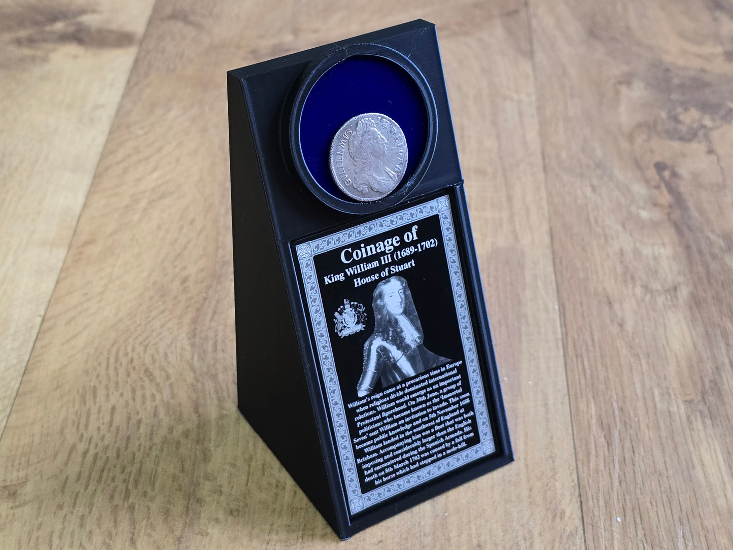 Vertical Wedge Coin Pedestals (Coin at top)