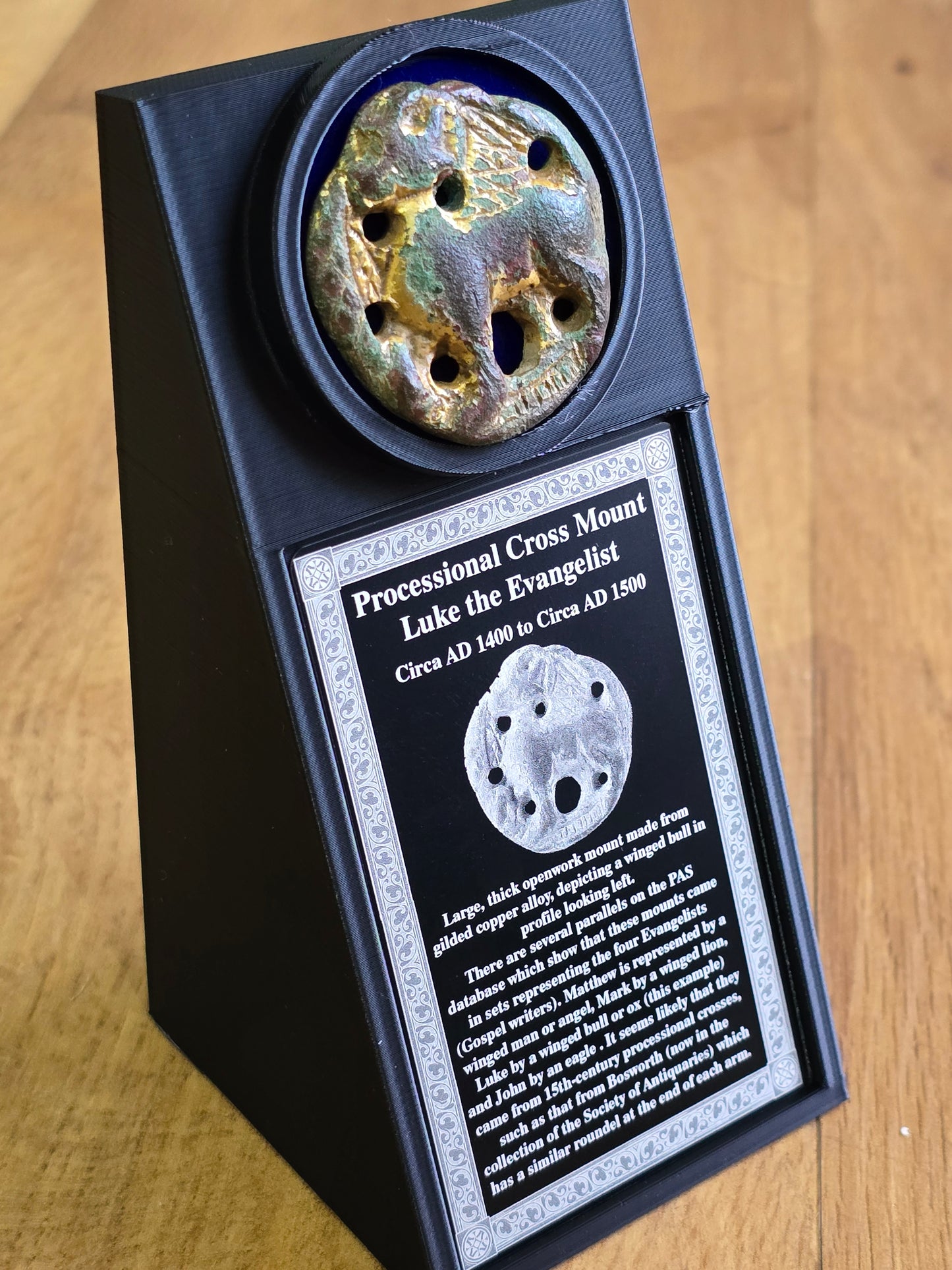 Vertical Wedge Coin Pedestals (Coin at top)