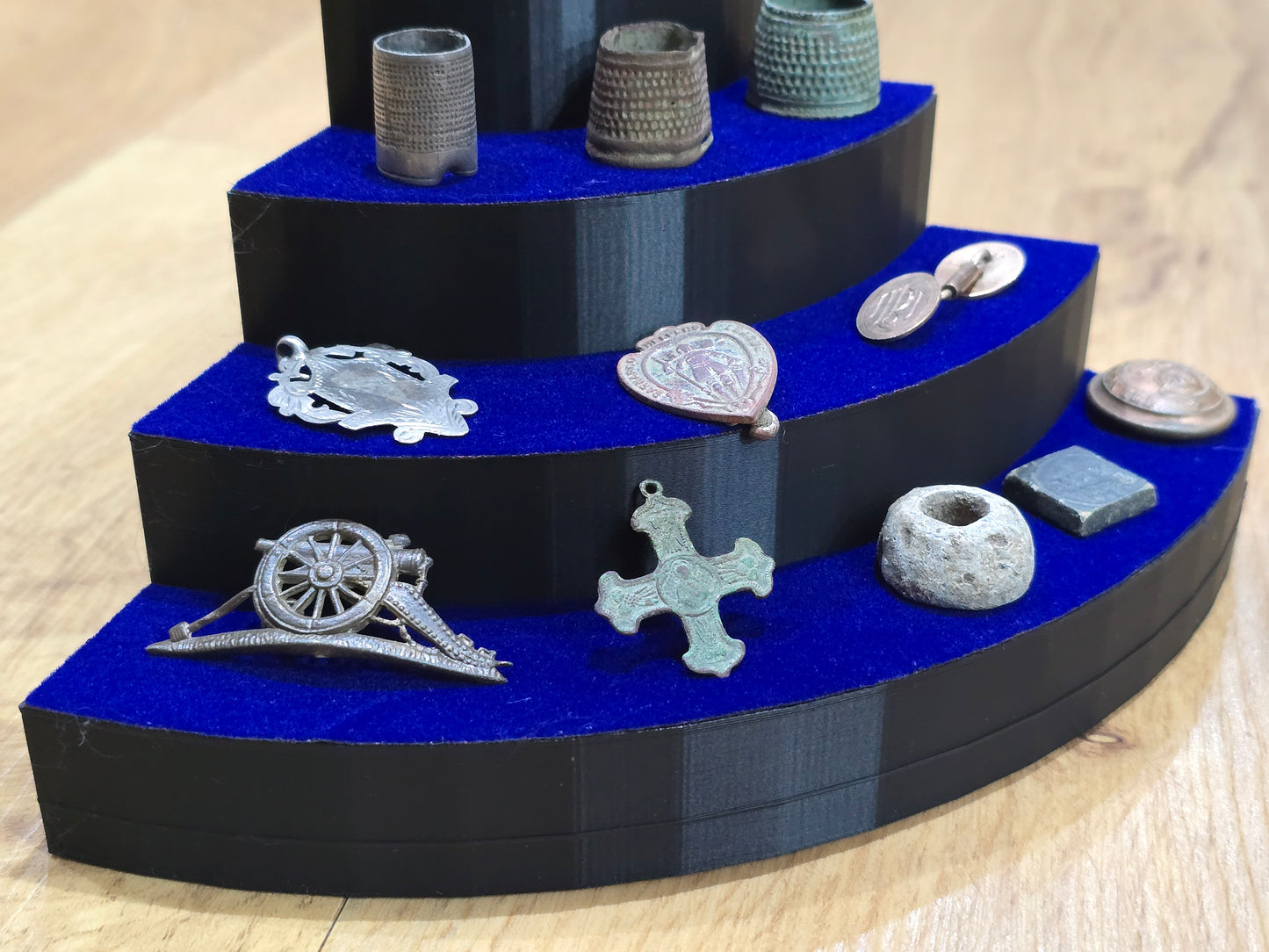 Corner Tiered Displays (5-tier) 150 x 150 x 125