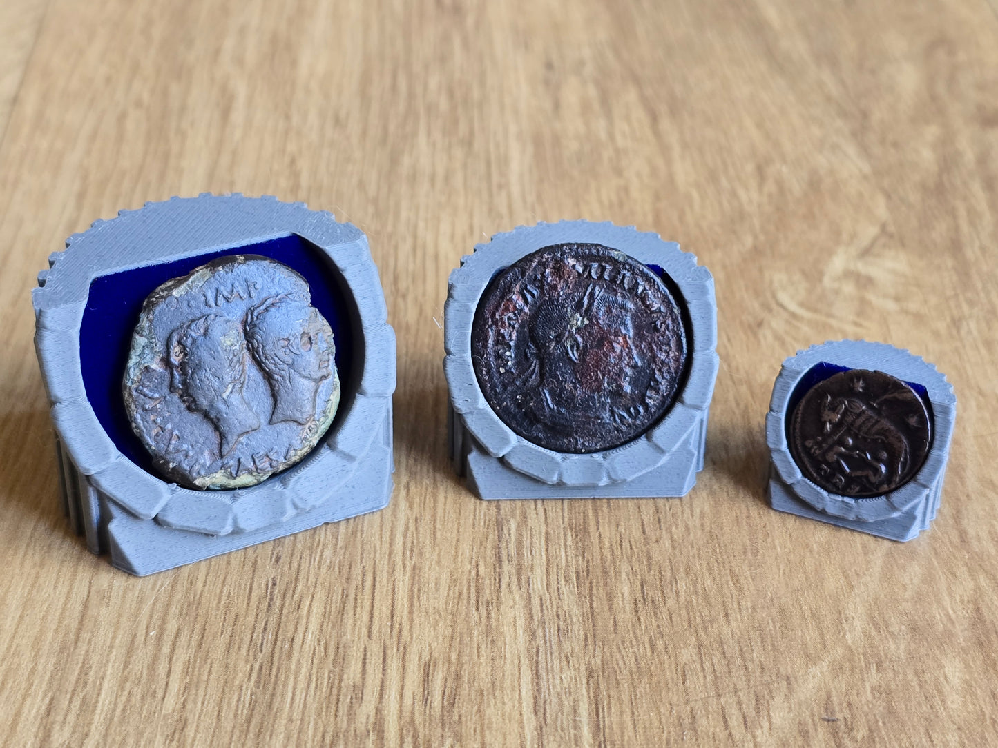 Roman Coin Stands (Pack of 10)