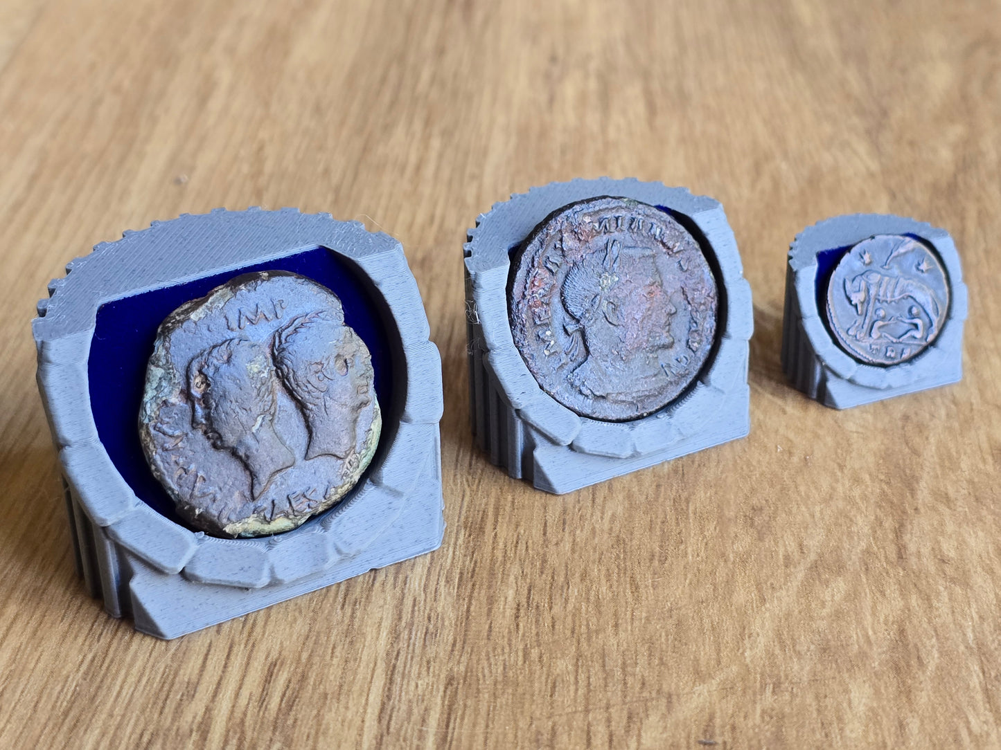Roman Coin Stands (Pack of 10)
